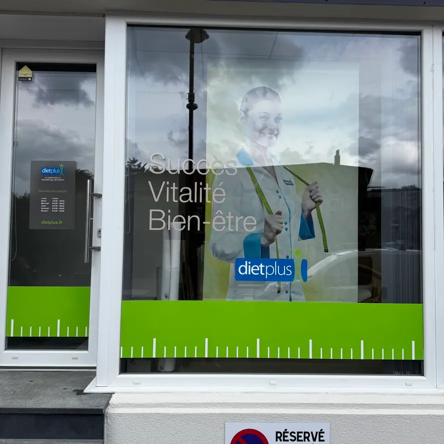 Porte vitrée et baie vitrée de la vitrine Dietplus